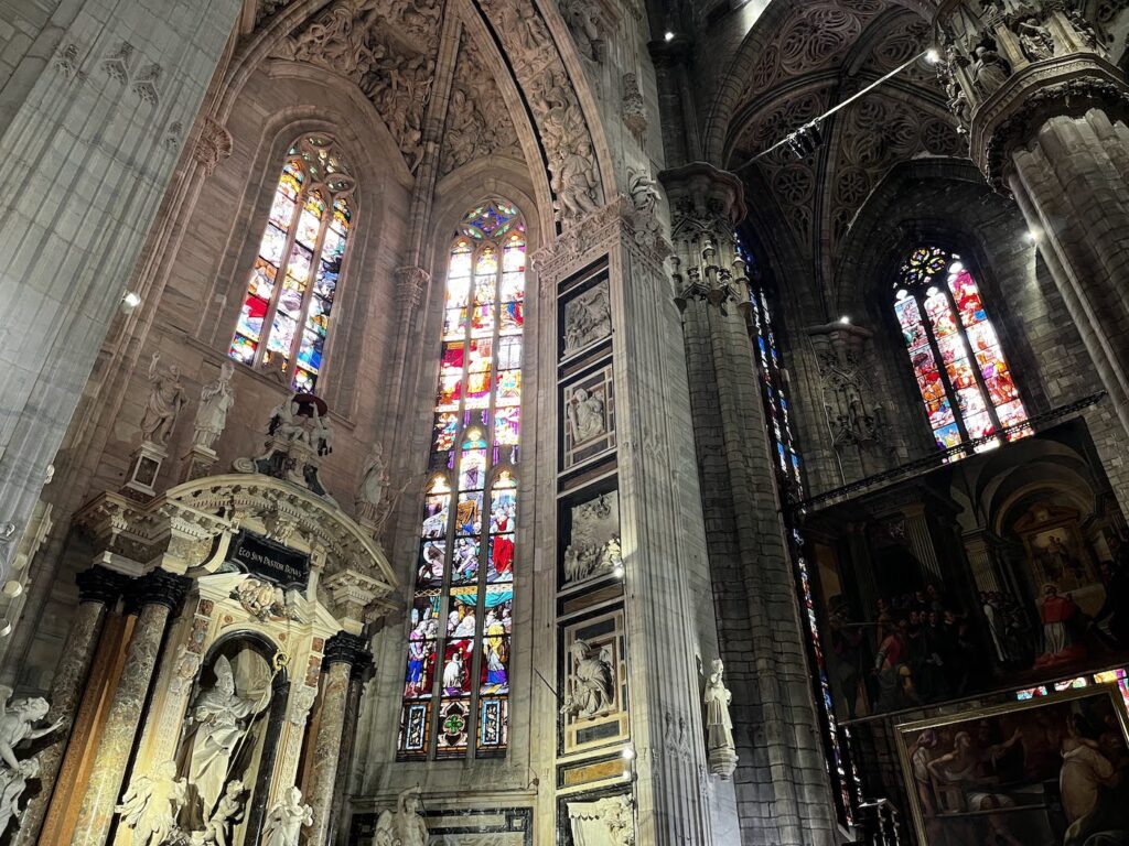 ミラノのドゥオモ 大聖堂内部